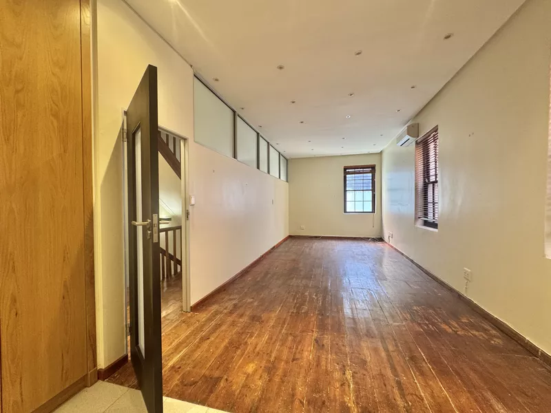 161 m² Office to let in Cape Town City Centre/CBD, 10 Venken Lane (photo 6)