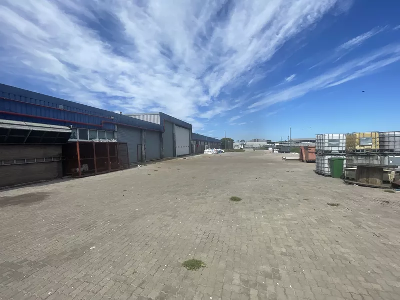 9 500 m² Industrial for sale in Philipi, 1 Rochester Road (photo 3)