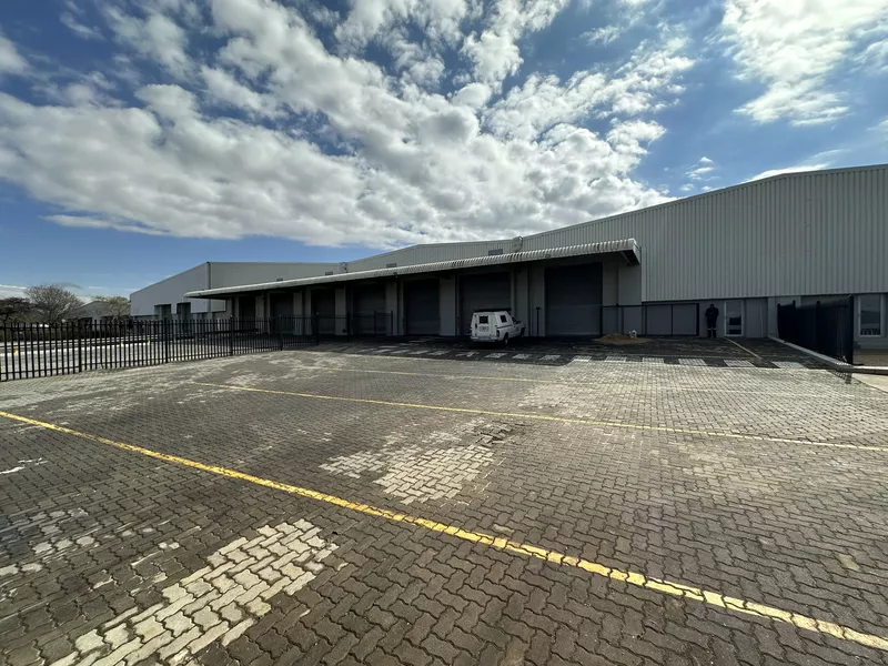 6 242 m² Office to let in Midrand, 48 Reedbuck Crescent (photo 4)