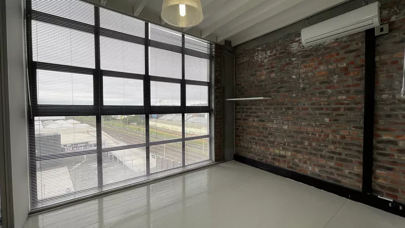 243 m² Office to let in Woodstock, Old Castle Brewery (photo 9)