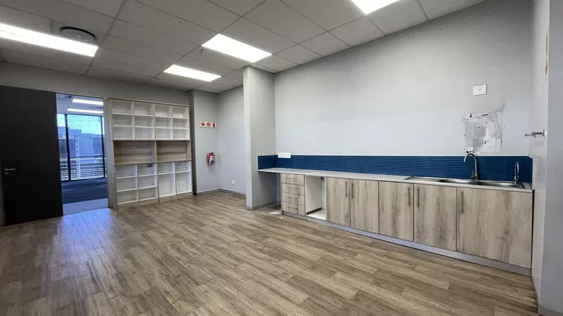 720 m² Office to let in Woodstock, The Boulevard (photo 33)