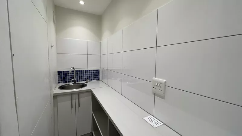 169 m² Office to let in Cape Town City Centre/CBD, 19 Louis Gradner (photo 10)