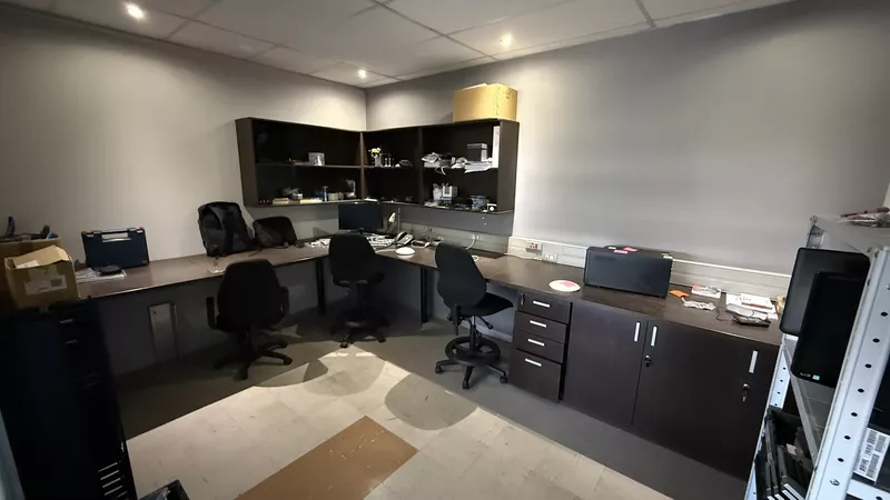 141 m² Office to let in Mowbray, River Park (photo 7)