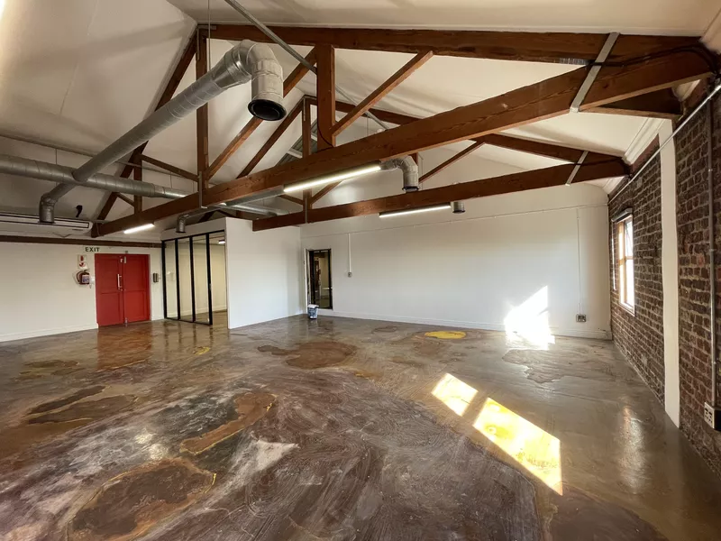 303 m² Office for sale in Foreshore, Castle Mews (photo 23)