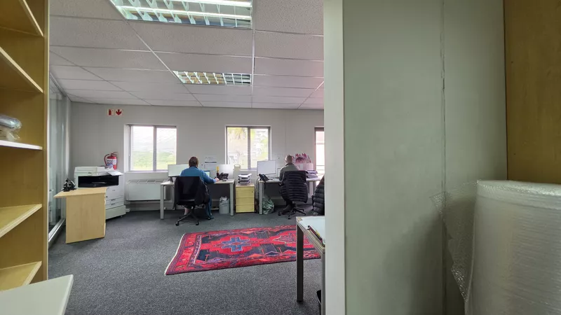 186 m² Office to let in Central Park, The Pavilion (photo 26)