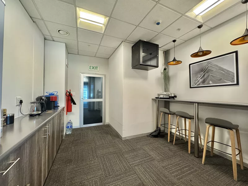 311 m² Office to let in Cape Town City Centre/CBD, Portside (photo 13)