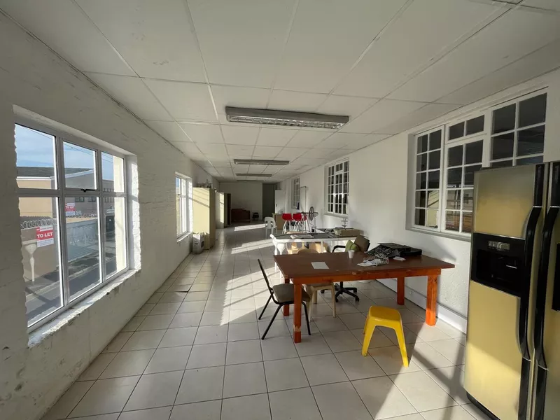 2 000 m² Industrial to let in Parow East, 40 West Str Parow East (photo 16)
