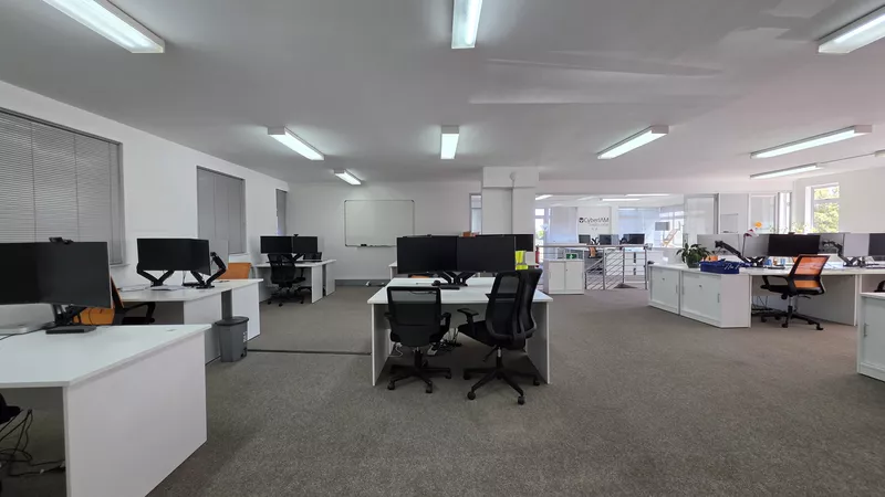 560 m² Office to let in Century Square, Century Square - Block F (photo 23)
