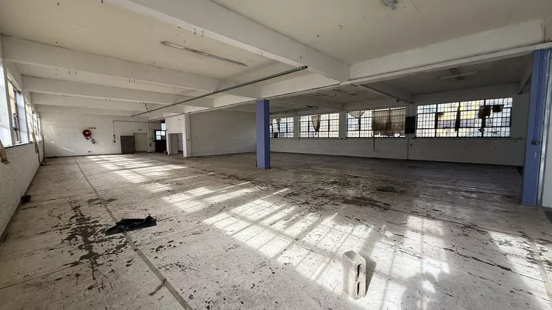 860 m² Office to let in Salt River, 39 Salt River Road (photo 12)