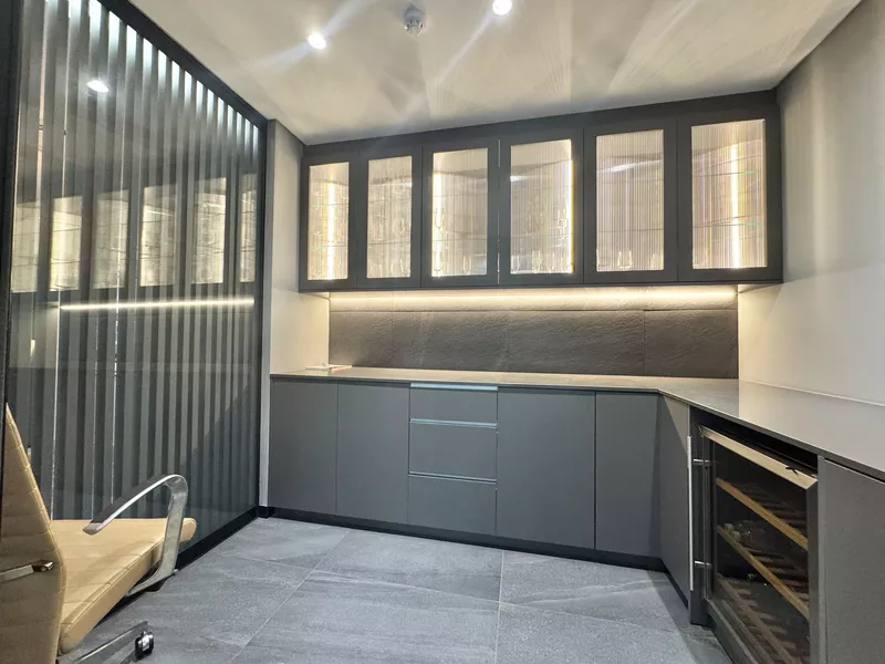 799 m² Office to let in Cape Town City Centre/CBD, 2 Long Street (photo 6)