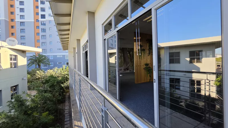 273 m² Office to let in Century City, Grosvenor Square - Block D (photo 35)