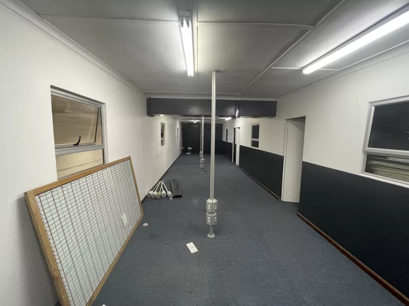 380 m² Industrial to let in Ottery, Ottery Park (photo 12)