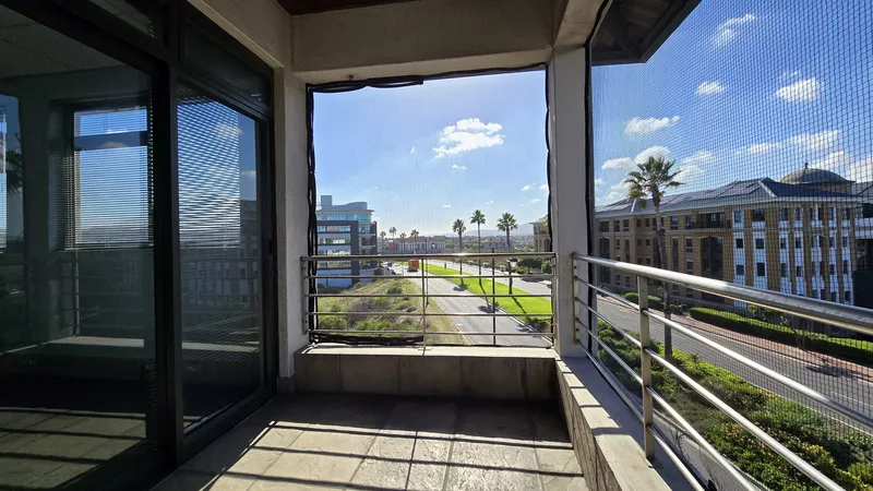 208 m² Office to let in Boulevard Place, Boulevard Place - North Lobby (photo 18)