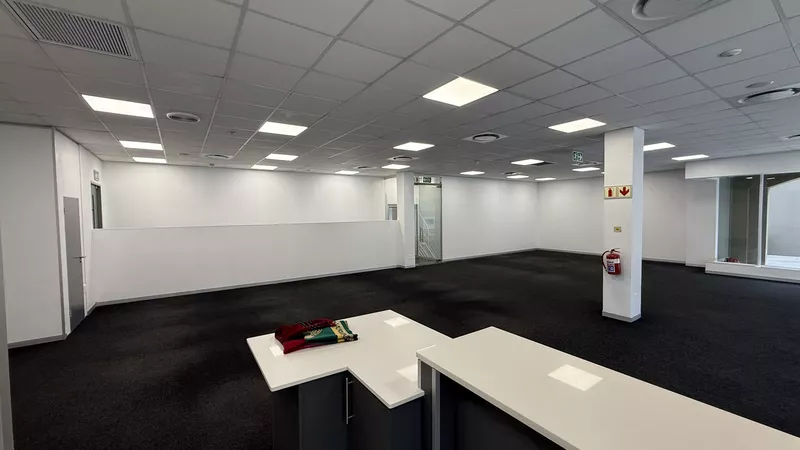 402 m² Office to let in Claremont, 200 On Main (photo 16)