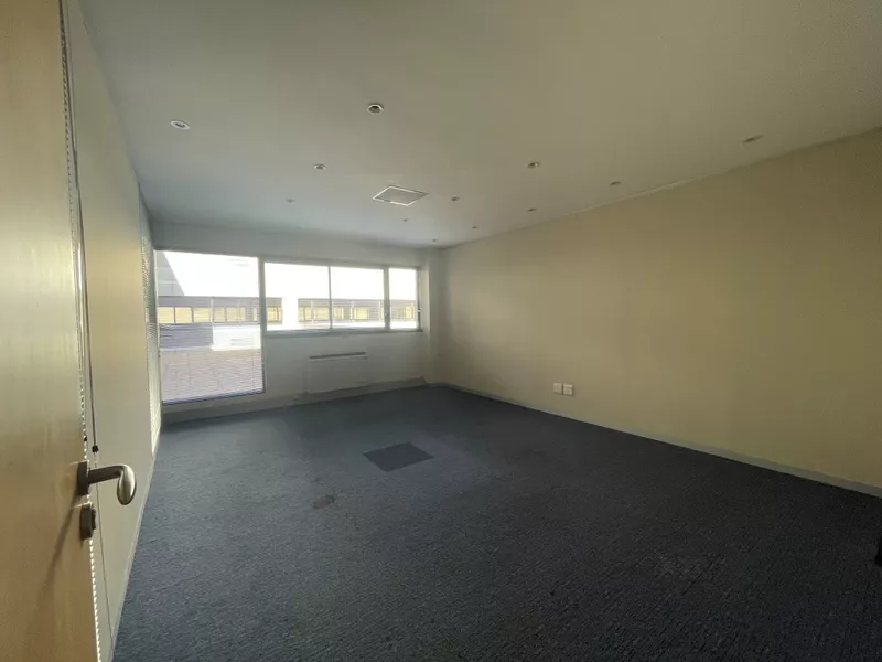 1 025 m² Office to let in Pinelands, Golf Park (photo 36)
