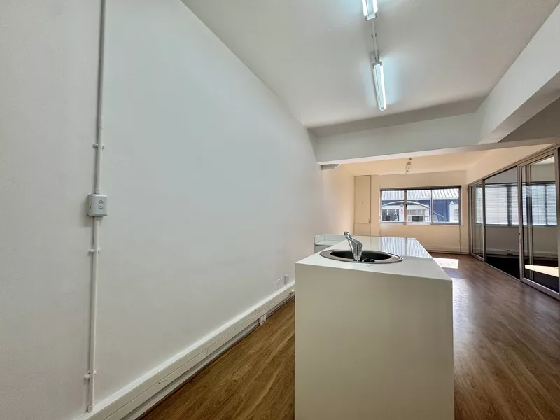 363 m² Office to let in Cape Town, So (photo 13)