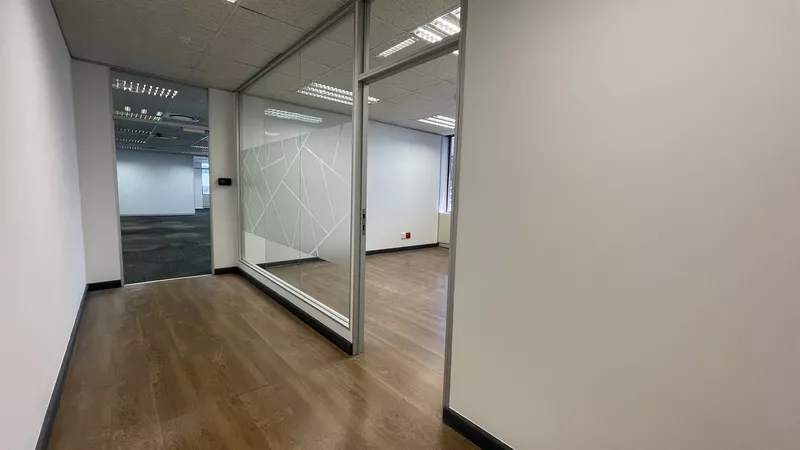 387 m² Office to let in Cape Town City Centre/CBD, 2 Long (photo 8)