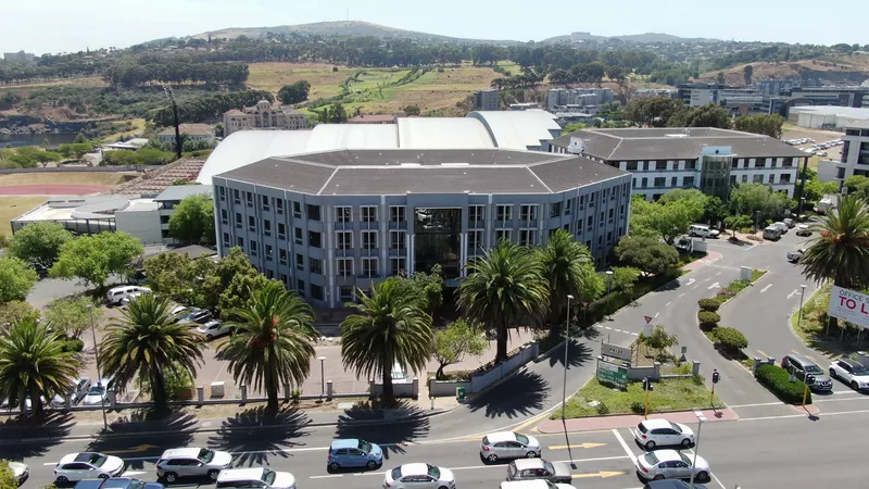 182 m² Office to let in Tyger Valley, Tijger Park Building 2 (photo 3)