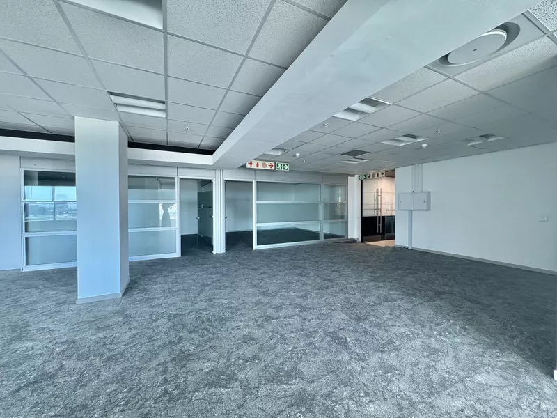 561 m² Office to let in Cape Town City Centre/CBD, Convention Towers (photo 12)
