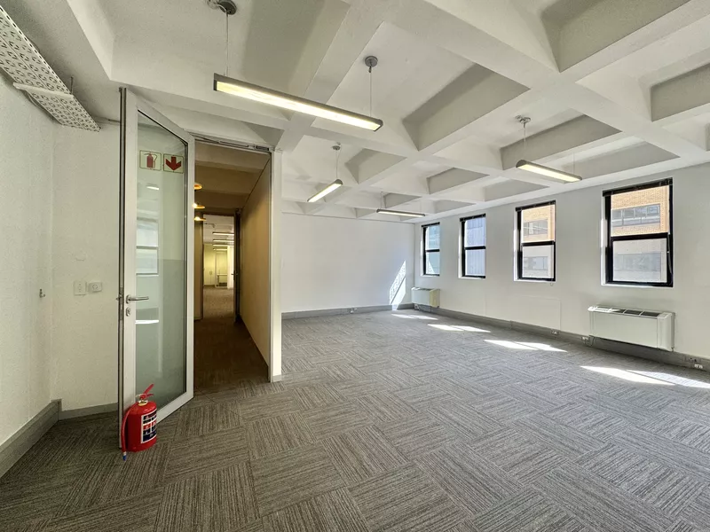 316 m² Office to let in Cape Town City Centre/CBD, 19 Louis Gradner (photo 2)