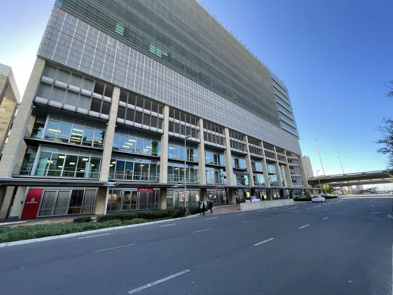 231 m² Office to let in Cape Town City Centre/CBD, Convention Towers (photo 1)