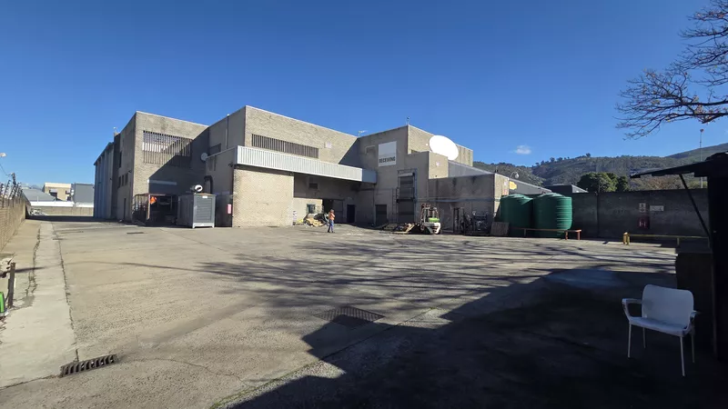 1 300 m² Industrial to let in Paarl, Wamakers Square, Paarl Central (photo 3)