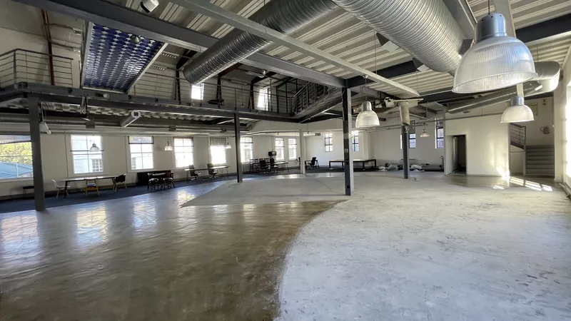 903 m² Office to let in Cape Town City Centre/CBD, 30 Keerom Street (photo 13)