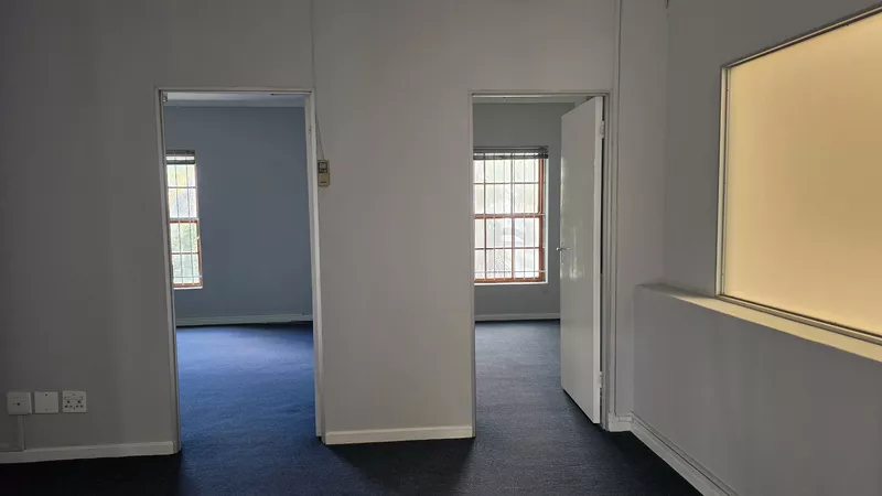 219 m² Office for sale in Bellville, Old Dutch Square (photo 43)