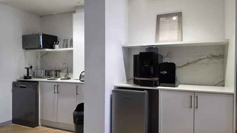 180 m² Office for sale in Century City, Bridgewater One - Studios (Block B) (photo 26)
