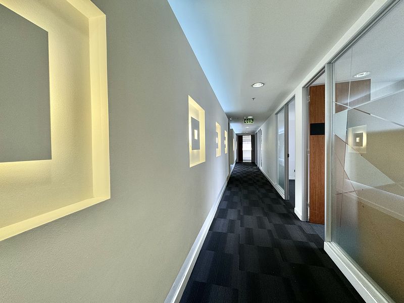 1 000 m² Office to let in Cape Town City Centre/CBD, 8 Riebeek Street (photo 15)