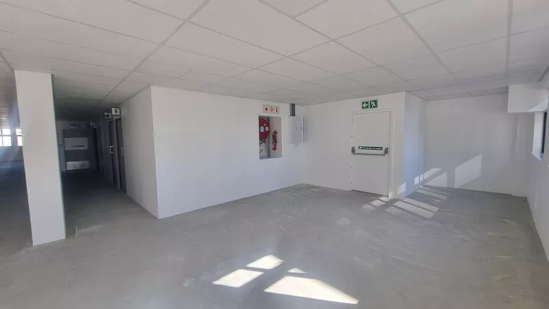 335 m² Office to let in Cape Town City Centre/CBD, 30 Waterkant (photo 9)