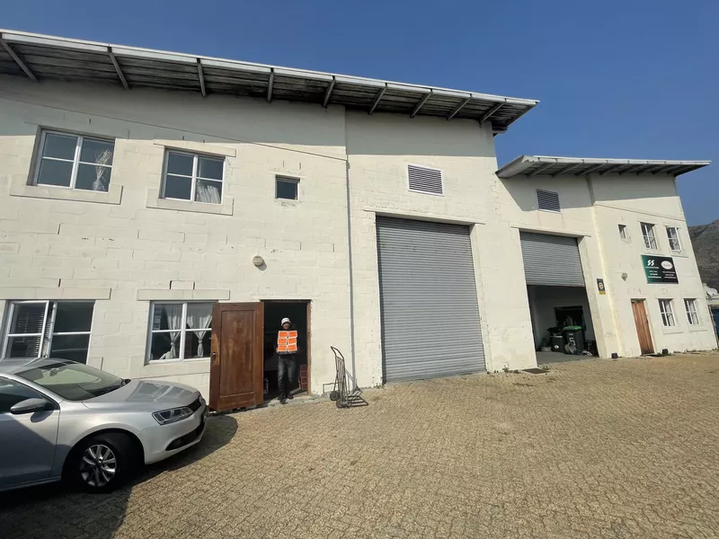 1 146 m² Industrial for sale in Capricorn Park, Bruce Dundas Construction (photo 4)