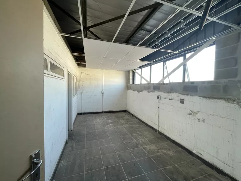 398 m² Industrial to let in Retreat Industrial, South Palms Industrial Park (photo 8)