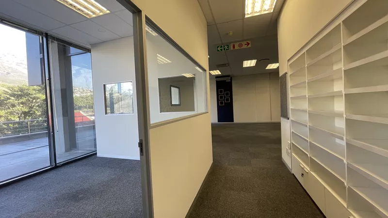 646 m² Office to let in Woodstock, The Boulevard (photo 28)