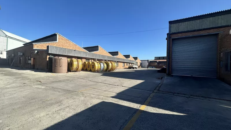 2 500 m² Industrial to let in Milnerton, 5 Marconi Cresent (photo 2)