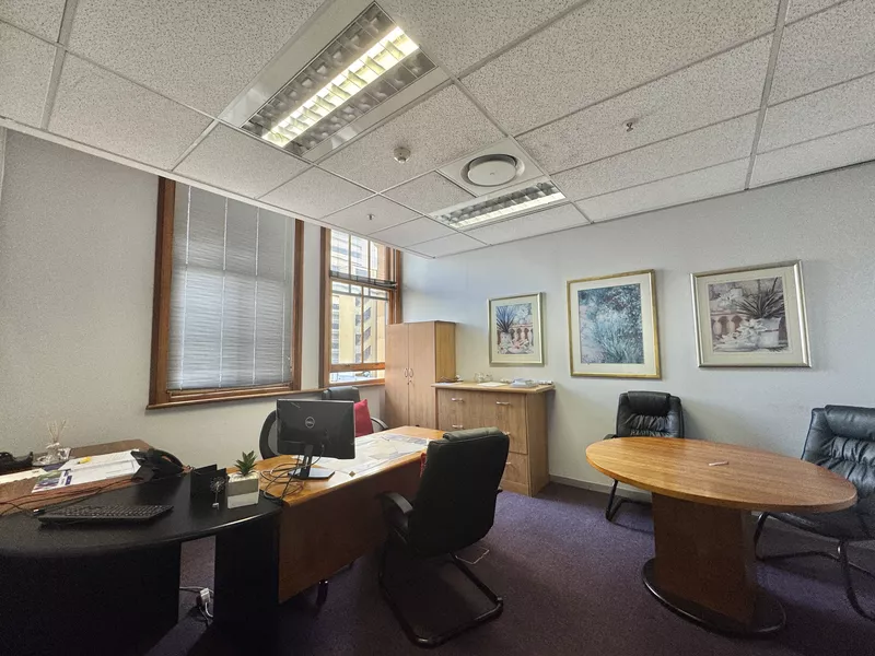796 m² Office for sale in Cape Town City Centre/CBD, 5 St. Georges Mall (photo 7)