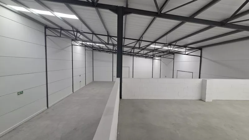 552 m² Industrial for sale in Somerset West, Java Industrial Park (photo 13)