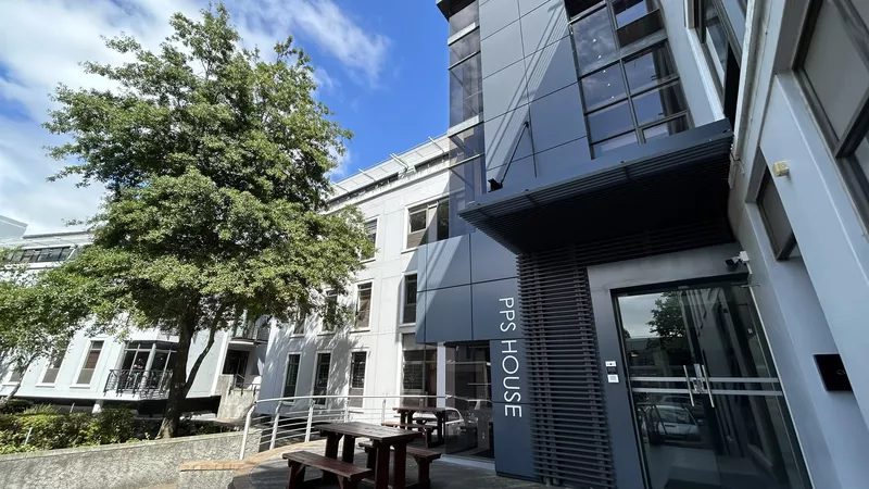 310 m² Office to let in Newlands, Boundary Terraces (PPS House) (photo 2)