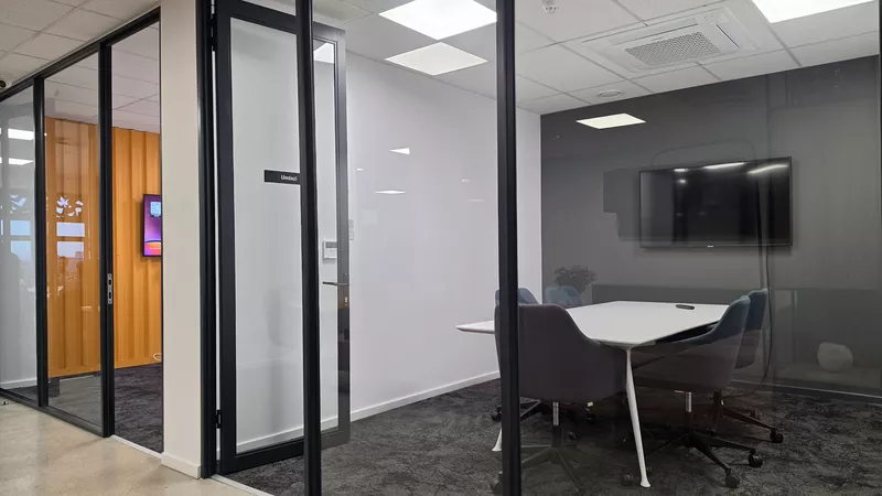 1 692 m² Office to let in Century City, 5 on Century City Drive (West) (photo 48)