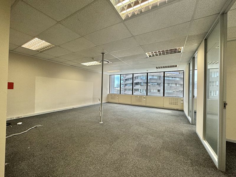 243 m² Office to let in Cape Town City Centre/CBD, 2 Long Street (photo 16)