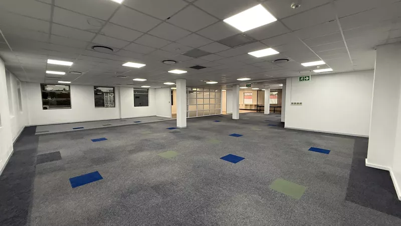 472 m² Office to let in Claremont, 200 On Main (photo 13)