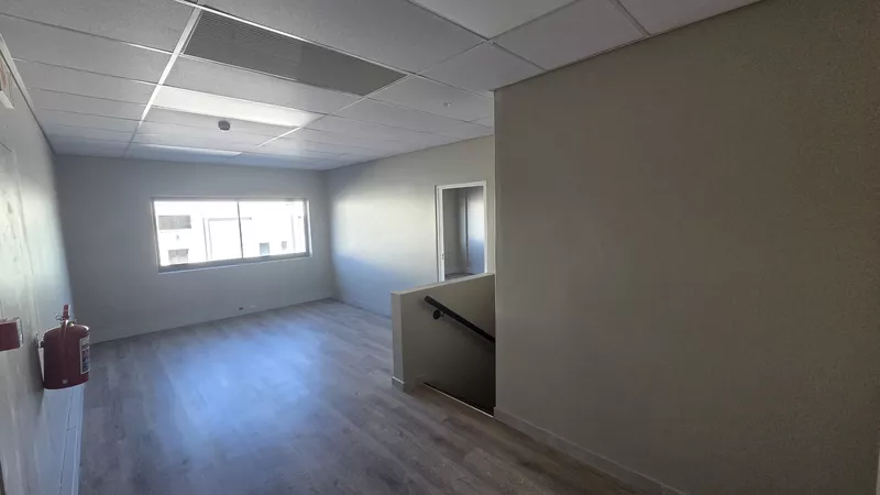 1 232 m² Industrial for sale in Somerset West, Java Industrial Park (photo 11)
