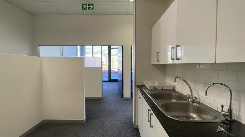 646 m² Office to let in Woodstock, The Boulevard (photo 14)