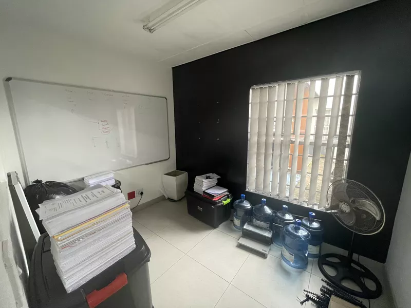 380 m² Industrial to let in Ottery, Ottery Park (photo 18)