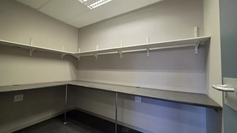 182 m² Office to let in Tyger Valley, Tijger Park Building 2 (photo 17)