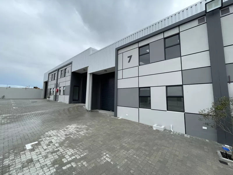 132 m² Industrial for sale in River Park 3, Titan Park (photo 1)