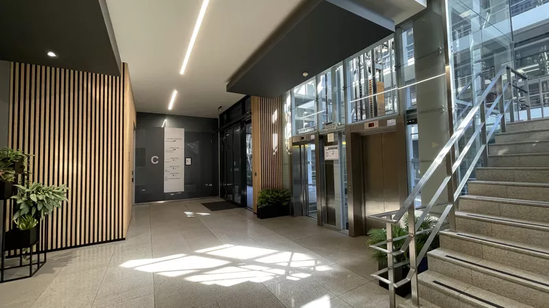 494 m² Office to let in Woodstock, The Boulevard (photo 5)