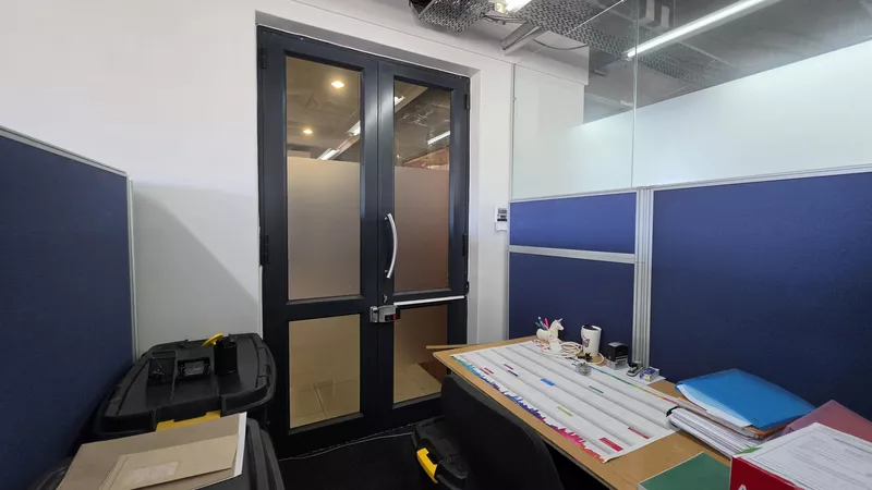 214 m² Office for sale in Colosseum (photo 27)