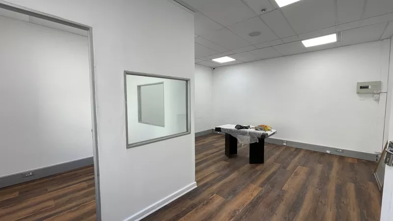 153 m² Office to let in Salt River, 2 Queens Park (photo 14)