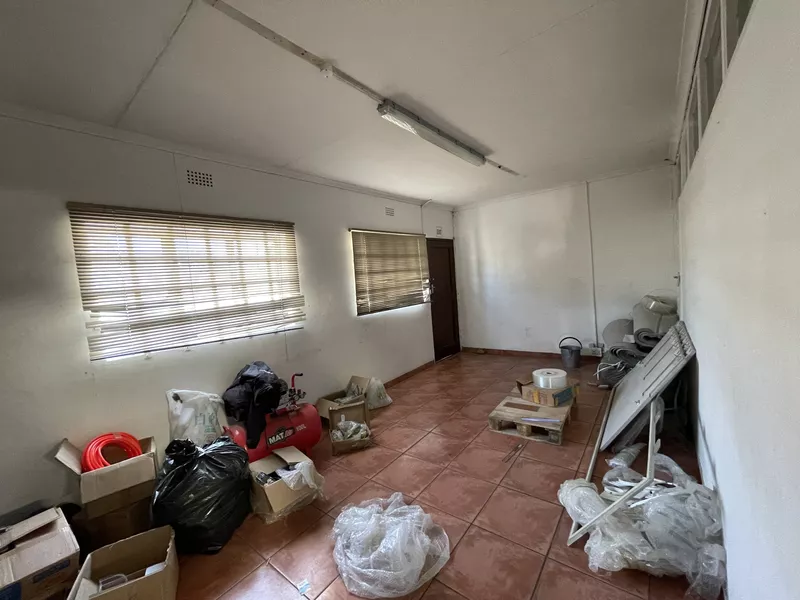 1 800 m² Industrial to let in Elsies Rivier, 27 Coleman Str (photo 11)
